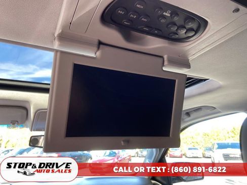 Used 2015 GMC Yukon XL Denali w/ Open Road Package image 17