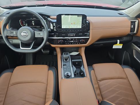 New 2025 Nissan Pathfinder Platinum w/ Cargo Package image 25