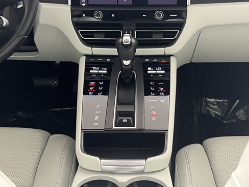 Certified 2023 Porsche Macan GTS AWD/4WD image 20