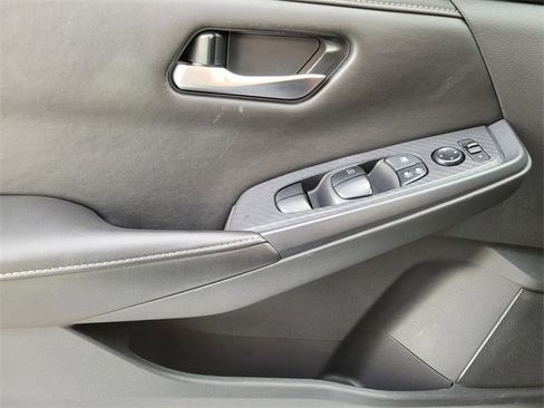 Used 2024 Nissan Sentra SV image 31