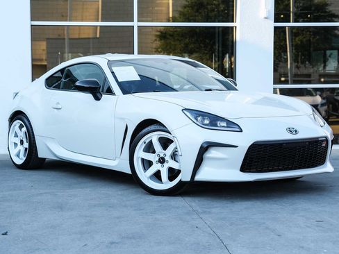 Used 2023 Toyota GR86 Premium RWD image 6