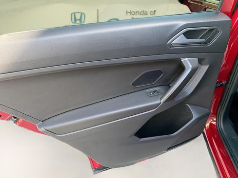 Used 2021 Volkswagen Tiguan SE image 25