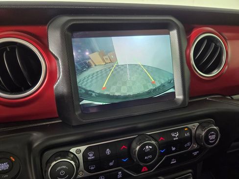 Used 2023 Jeep Wrangler Unlimited Rubicon w/ Cold Weather Group AWD/4WD image 13