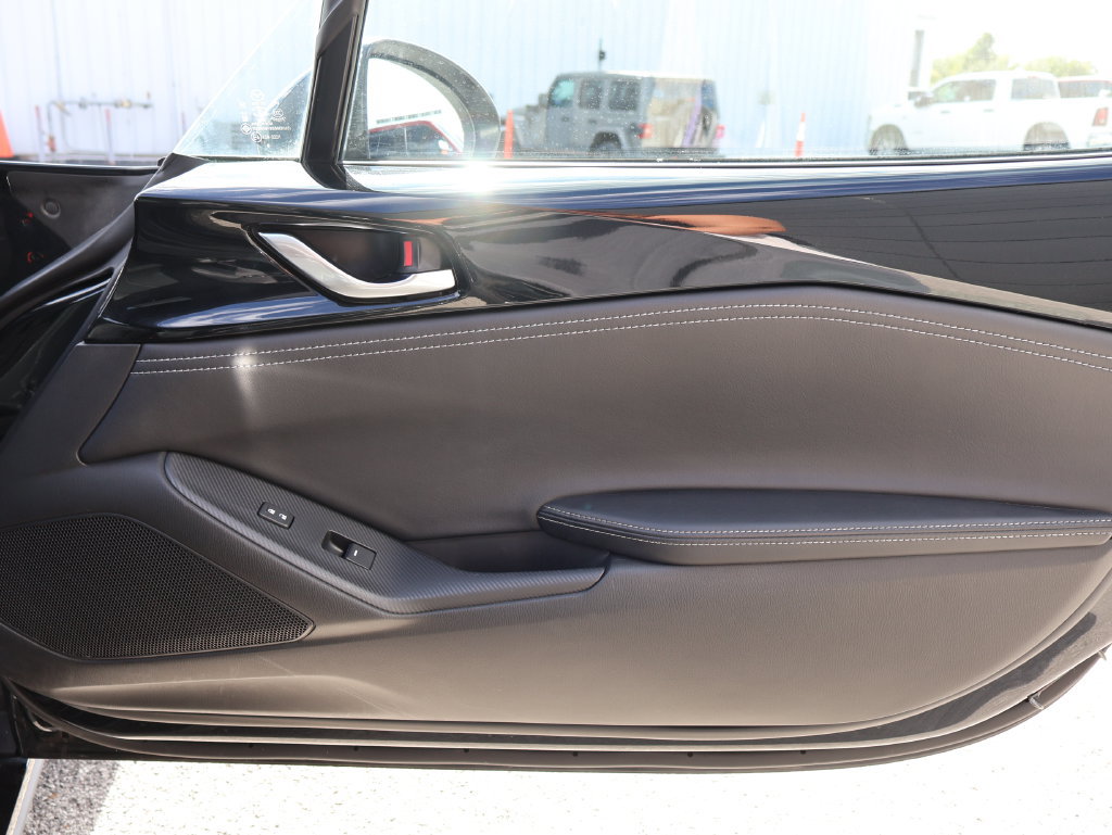 Used 2025 MAZDA MX-5 Miata RF Grand Touring RWD image 7