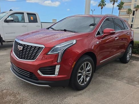 Used 2021 Cadillac XT5 Premium Luxury FWD image 2