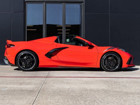 Used 2021 Chevrolet Corvette Stingray Premium Conv w/ Z51 Performance Package image 23