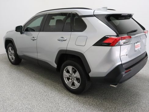 Used 2025 Toyota RAV4 XLE FWD image 9