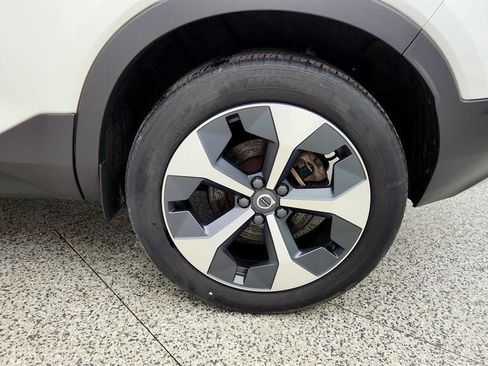 Used 2024 Volvo XC40 B5 Plus w/ Climate Package AWD/4WD image 9