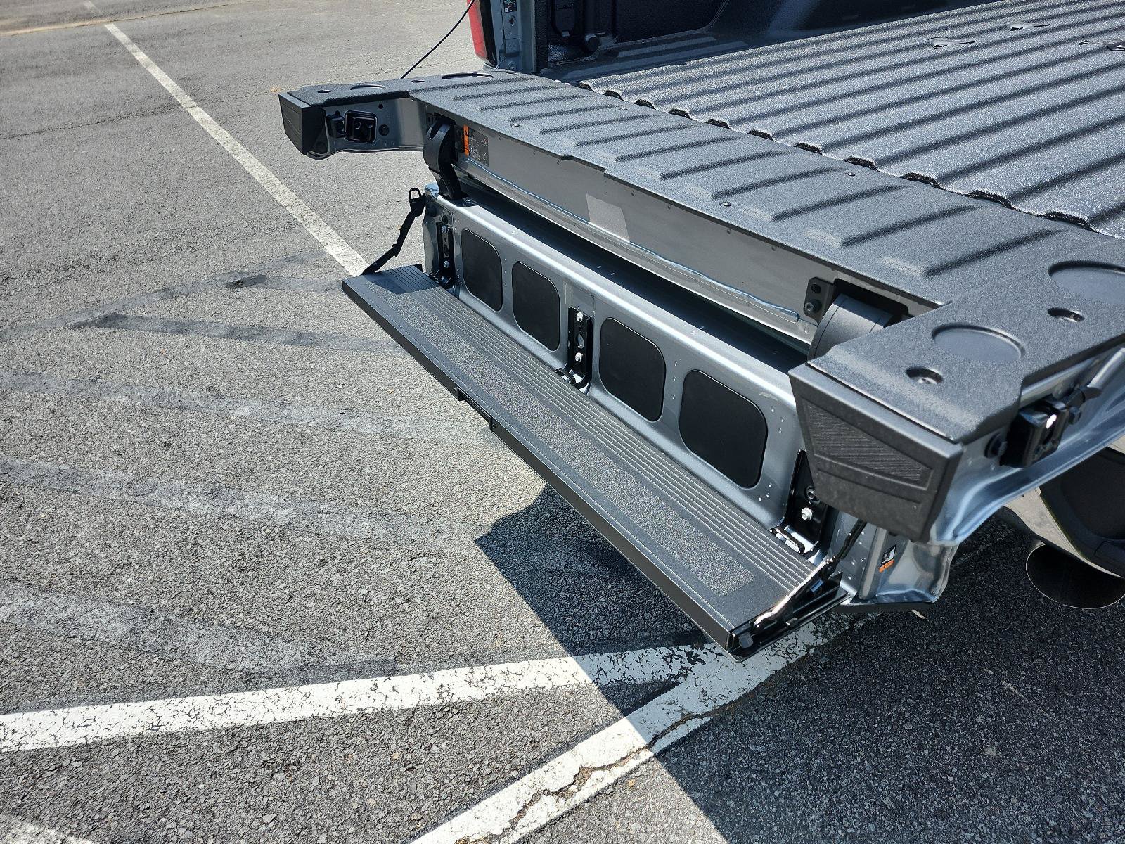 New 2026 GMC Sierra 3500 SLE AWD/4WD image 11