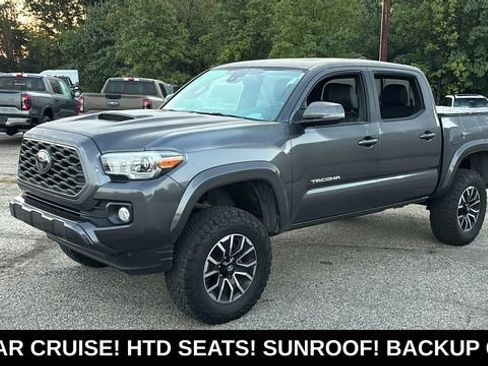 Used 2021 Toyota Tacoma TRD Sport w/ TRD Premium Sport Package AWD/4WD image 3