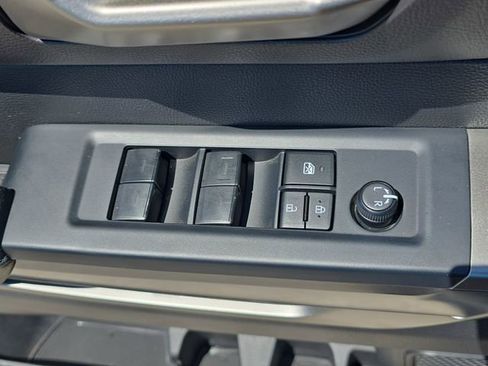 Used 2025 Toyota Tundra SR5 AWD/4WD image 28