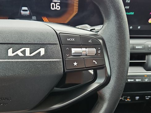 Used 2025 Kia K4 FWD image 18