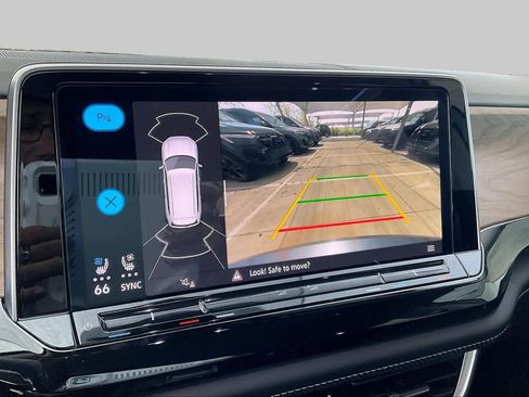 Used 2024 Volkswagen Atlas SE w/ Panoramic Sunroof Package FWD image 28
