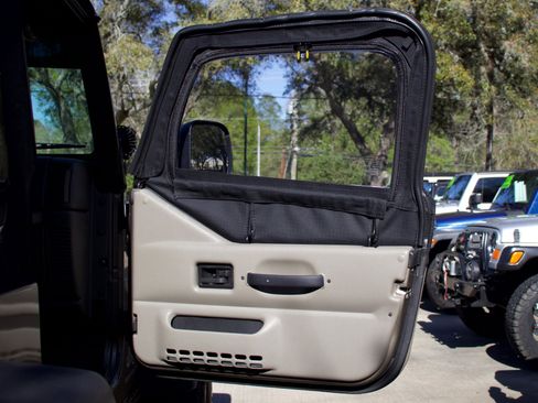 Used 2005 Jeep Wrangler X AWD/4WD image 35