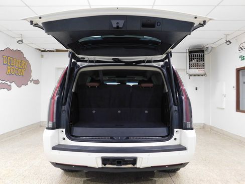Used 2015 Cadillac Escalade Luxury image 80