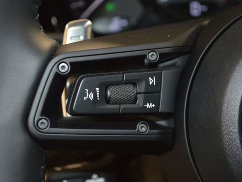 New 2026 Porsche Macan image 21