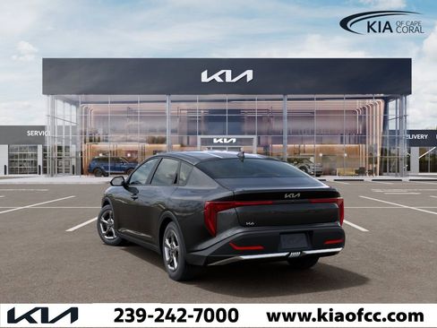 New 2026 Kia K4 FWD image 4