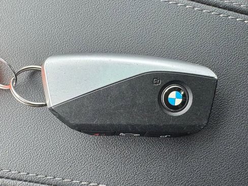Used 2025 BMW X2 xDrive28i w/ M Sport Package AWD/4WD image 32