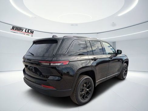 New 2026 Jeep Grand Cherokee Altitude AWD/4WD image 3