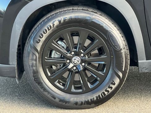 Certified 2025 Toyota Grand Highlander AWD image 32