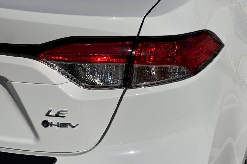 Used 2026 Toyota Corolla LE FWD image 31