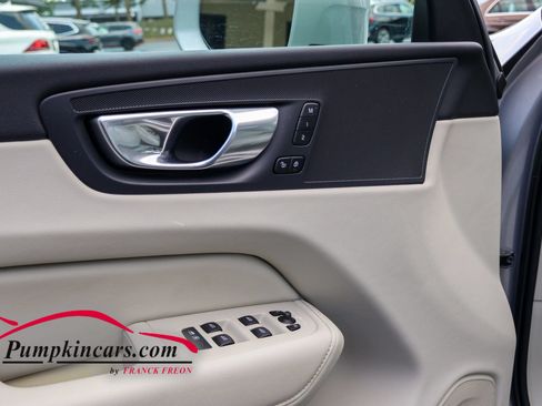Used 2023 Volvo XC60 B5 Plus w/ Climate Package AWD/4WD image 16