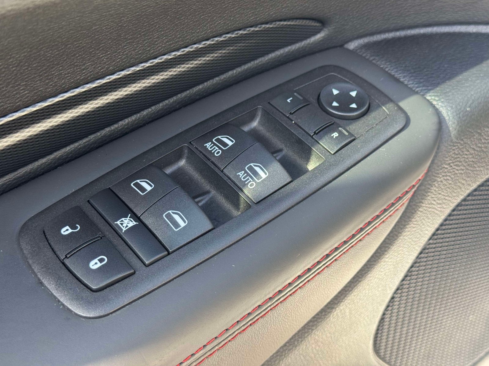 Used 2025 Dodge Durango R/T AWD/4WD image 18