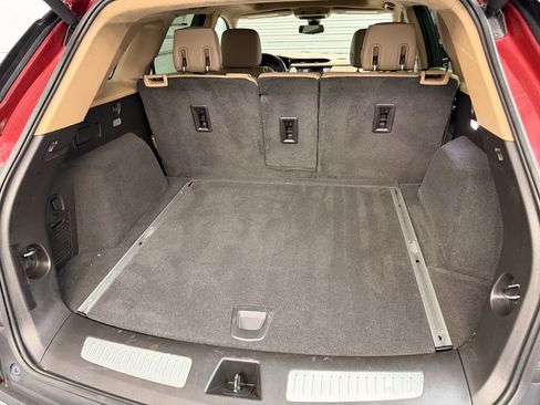 Used 2018 Cadillac XT5 Platinum w/ Driver Assist Package image 34