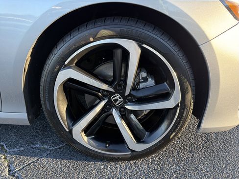Used 2020 Honda Accord Sport image 12