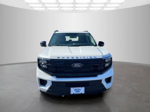 New 2025 Ford Expedition Active image 2