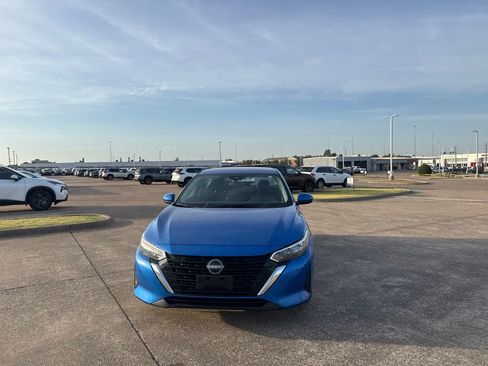 Certified 2025 Nissan Sentra SV FWD image 5