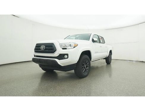 Used 2023 Toyota Tacoma SR5 w/ Technology Package RWD image 38