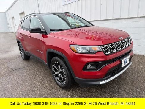 Used 2025 Jeep Compass Limited AWD/4WD image 4