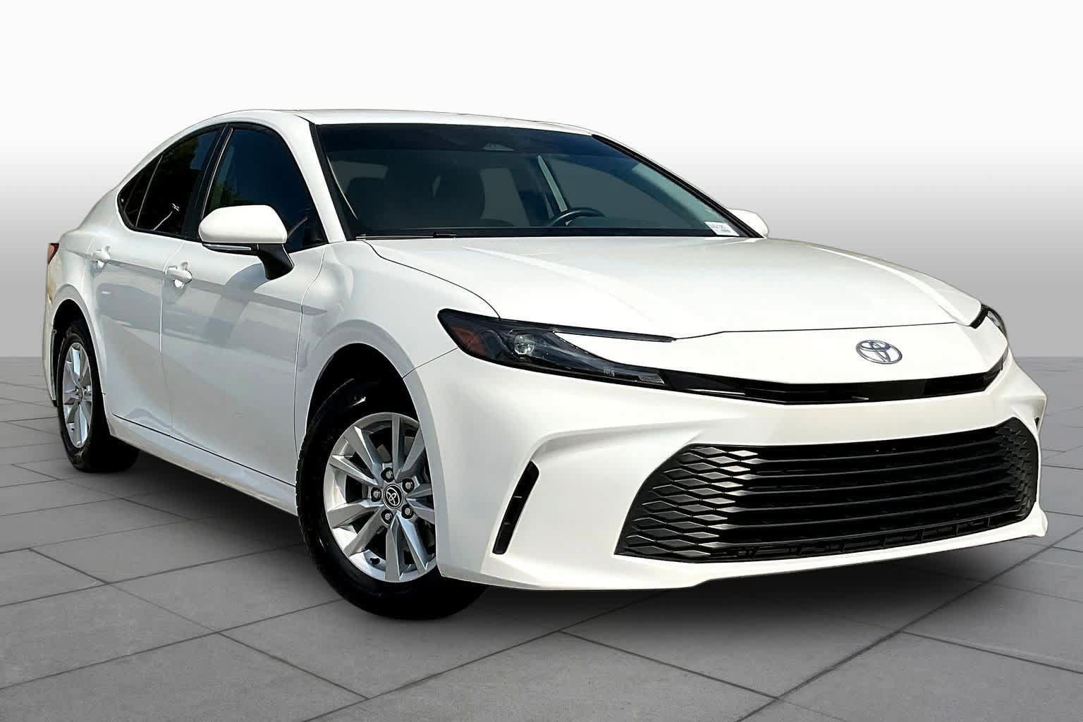 Used 2025 Toyota Camry LE w/ Convenience Package AWD/4WD image 5