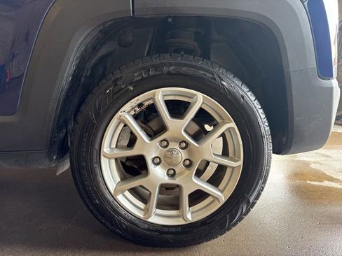 Used 2019 Jeep Renegade Sport w/ Sport Appearance Group AWD/4WD image 9