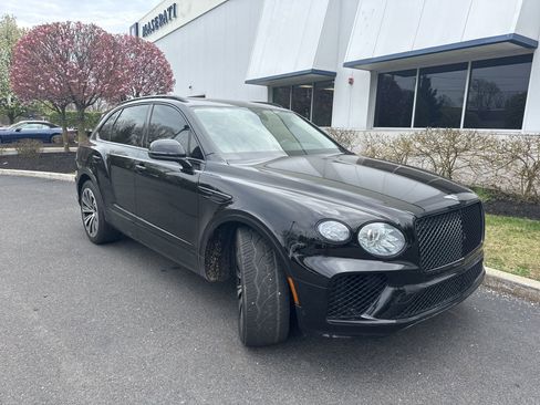 Used 2021 Bentley Bentayga image 1