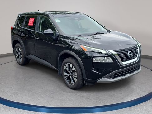 Used 2023 Nissan Rogue SV FWD image 3