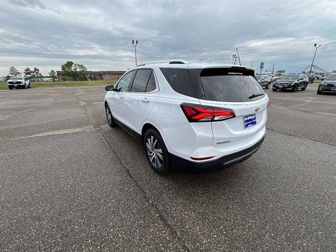 Used 2024 Chevrolet Equinox Premier AWD/4WD image 4