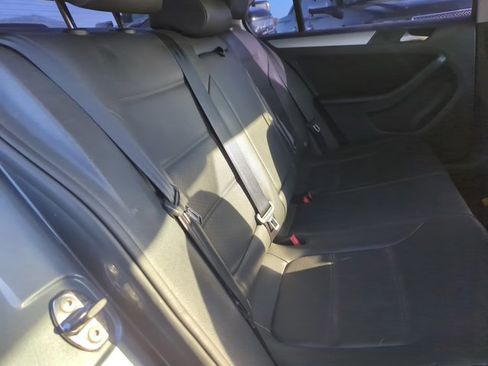 Used 2013 Volkswagen Jetta SE image 22