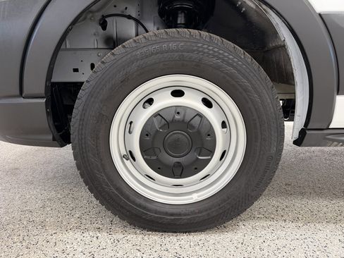 Used 2024 Ford Transit 250 148 Medium Roof w/ Load Area Protection Package image 9