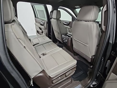 Used 2022 GMC Yukon XL SLT image 37