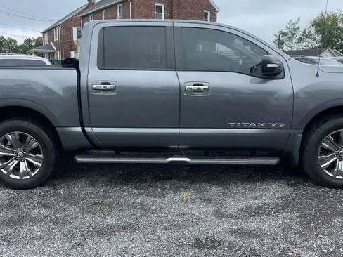 Used 2019 Nissan Titan SV w/ SV Convenience Package AWD/4WD image 17