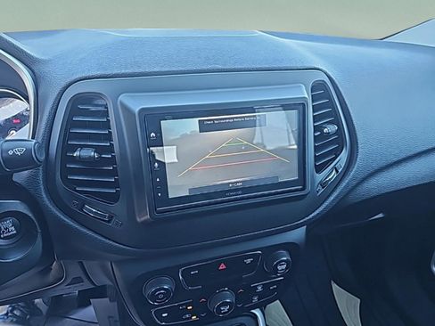 Used 2020 Jeep Compass Latitude image 17