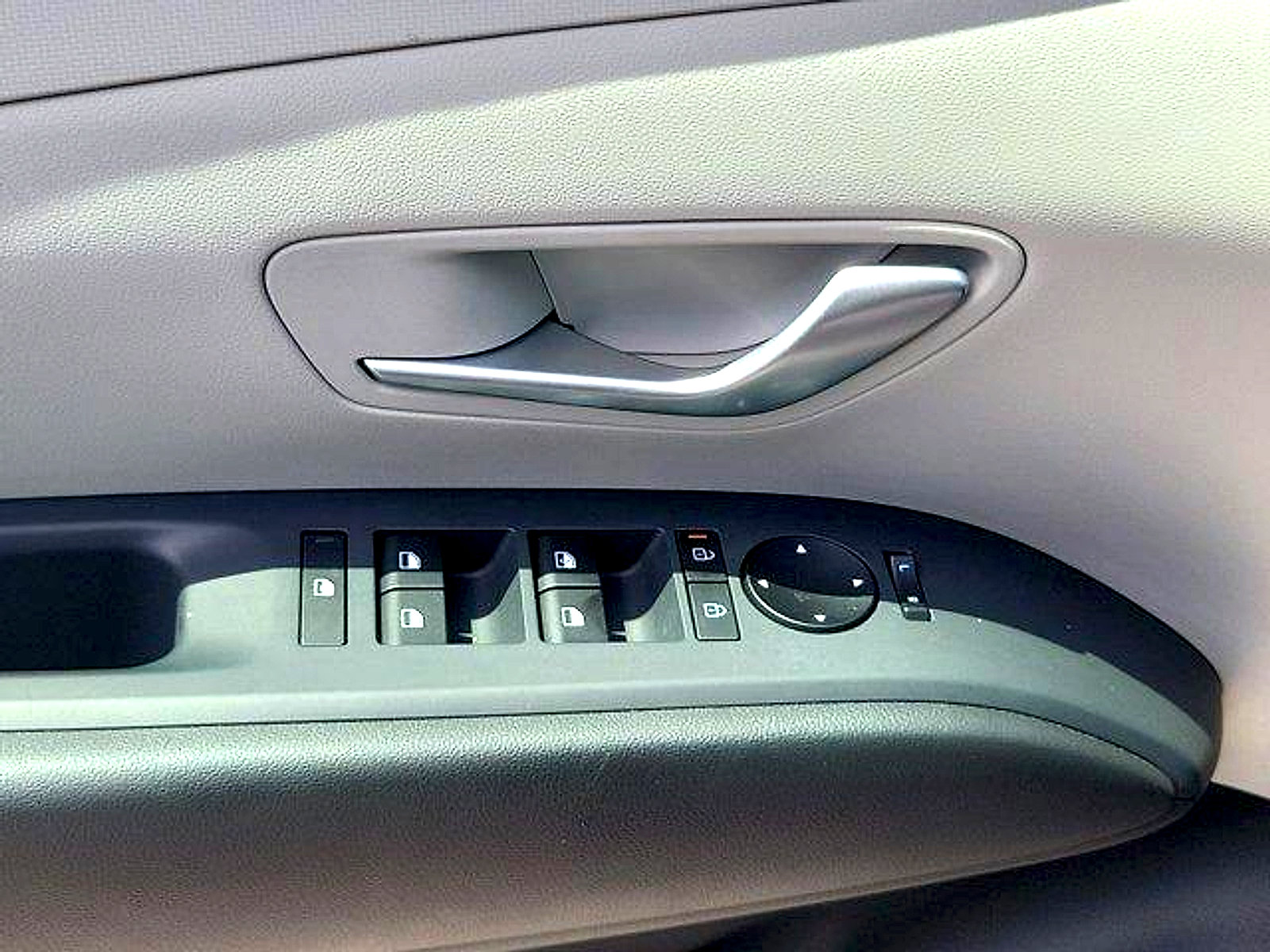 Used 2025 Hyundai Tucson SE FWD image 32