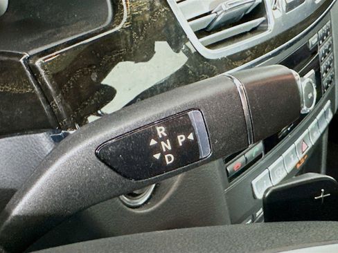 Used 2014 Mercedes-Benz E 350 4MATIC Sedan image 18