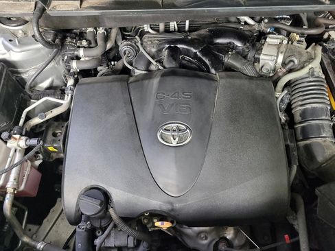 Used 2021 Toyota Highlander XSE FWD image 30