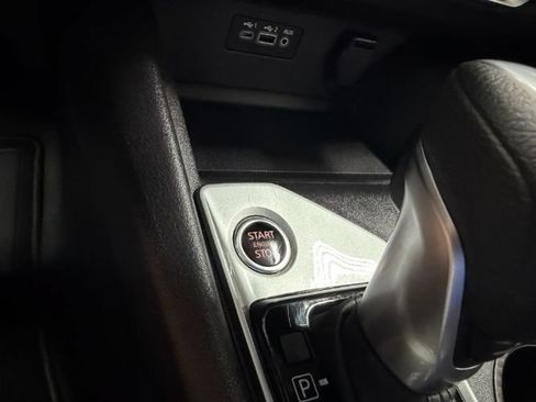 Used 2025 Nissan Altima 2.5 SV FWD image 18
