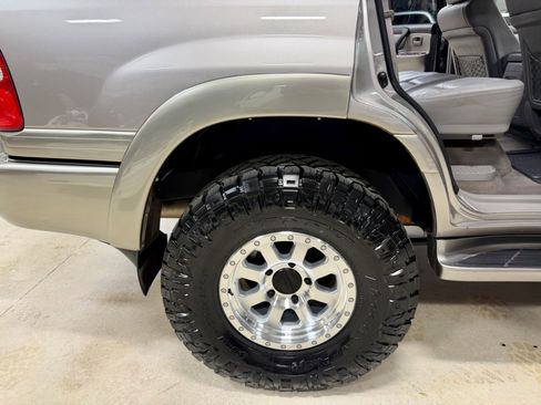 Used 2004 Toyota Land Cruiser image 15