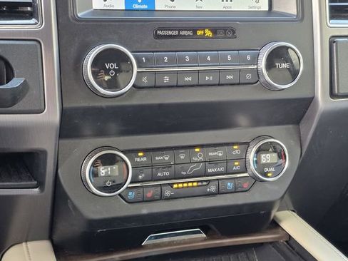 Used 2019 Ford Expedition Platinum image 12