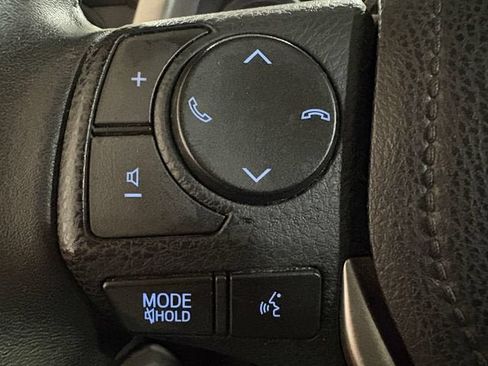 Used 2017 Toyota RAV4 XLE w/ Carpet Mat Package AWD/4WD image 10